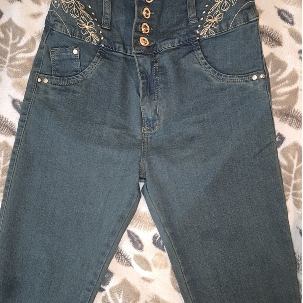 Stylish High Rise Embroidered Jeans